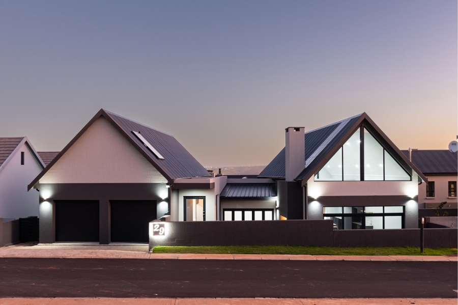 4 Bedroom Property for Sale in Outeniquasbosch Western Cape